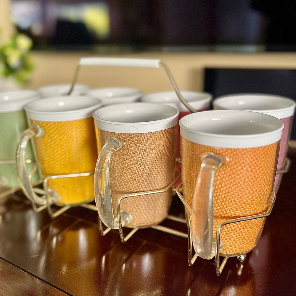 Set of 8 mid-century raffia cups, thermo-temperature cups